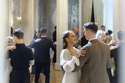 Светский салон в особняке XIX века