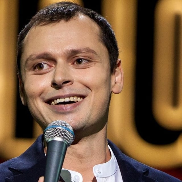 Виктор Комаров