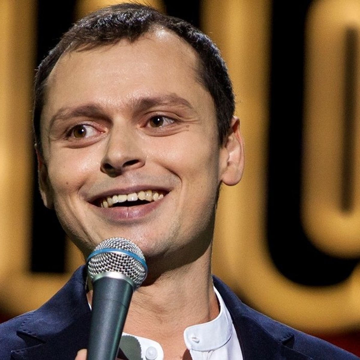 Виктор Комаров